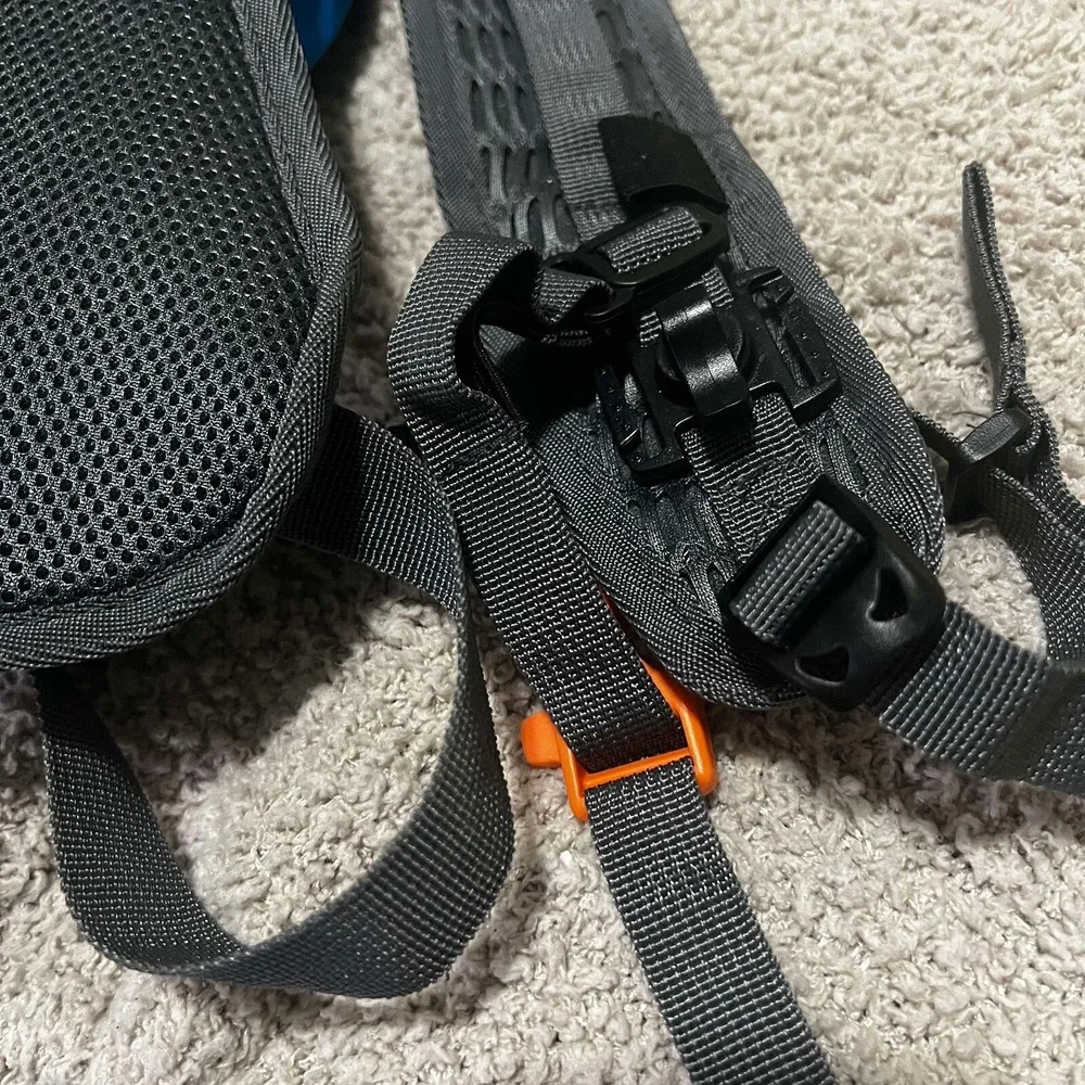 Vibrelli Water Hydration Bag/Backpack 2.0L, W/Adjustable Straps & Cargo Net Blue